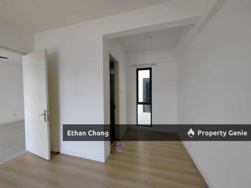 Nova Saujana Partial Furnished Unit For Rent