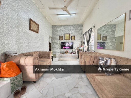 FREEHOLD & RENOVATED | 1.5-STOREY TERRACE END LOT TAMAN SRI MELATI, BATU CAVES