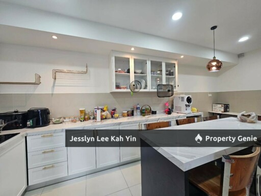 3 Storeys Semi D Cluster, Villa Astana Kajang Fully Furnished For Sale