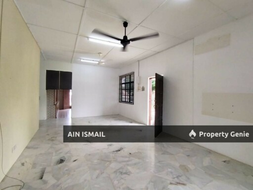 BANGLO TAMAN PERDANA, PERAMU PEKAN, PAHANG