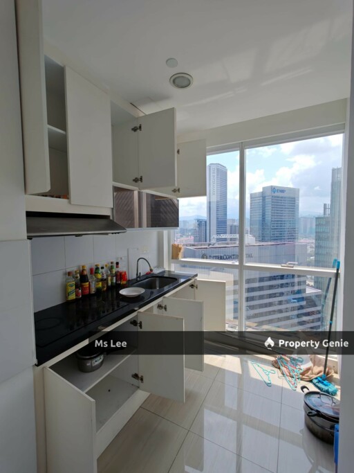 Binjai 8 @ KLCC -Near LRT, Level 32 Corner Unit, Ready Unit, Open for Reservation Now