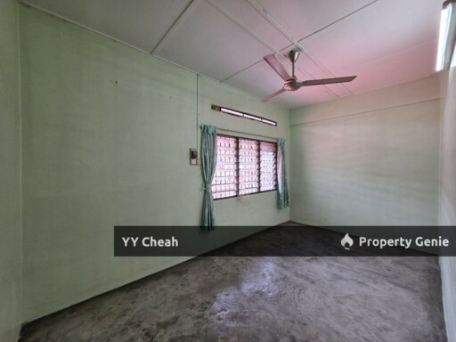 Menglembu, Ipoh Double Storey House For Sale Facing Empty Land Great Location Big Balcony