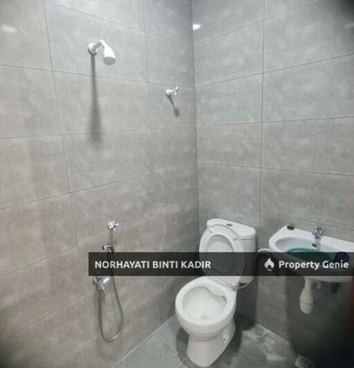 RENOVATED SINGLE STOREY TERRACE TAMAN TAS, KUANTAN