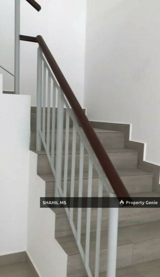sp0093 || BANDAR PENAWAR JOHOR || TAMAN SRI PENAWAR || RUMAH TERES DUA TINGKAT || END LOT || BUMI LOT || LEASEHOLD || RM530,000
