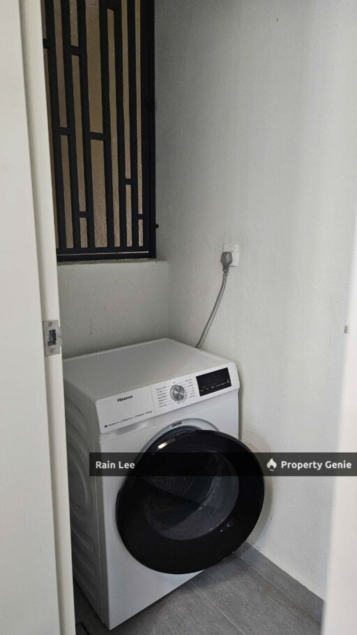 Fully Furnished /2Rooms Unit for Rent / With 1 Parking Lot / Near MRT & LRT Station