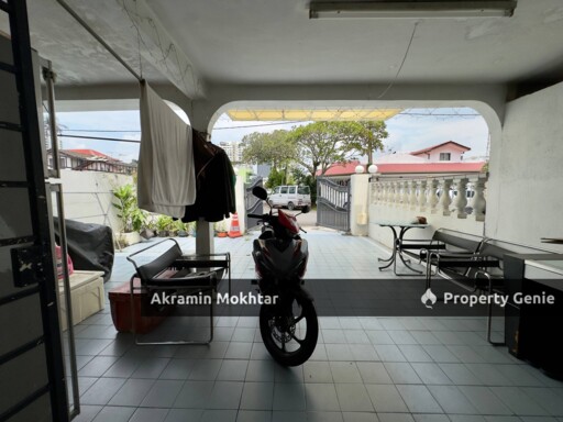 FREEHOLD & RENOVATED | 1.5-STOREY TERRACE END LOT TAMAN SRI MELATI, BATU CAVES