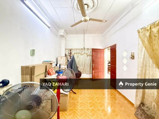 Seksyen 17, Shah Alam | 1-Storey Terrace 3 Bedrooms | RM430K - Fully Extended, Renovated and Facing North