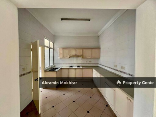 Freehold, Gated & Guarded | SEMI D 2 Storey House, Jalan Damar Bandar Sri Damansara Selangor .