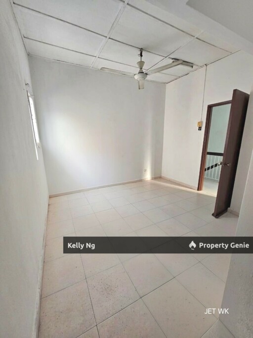 Double Sty Endlot House At Tmn Sri Andalas Klang For Rent