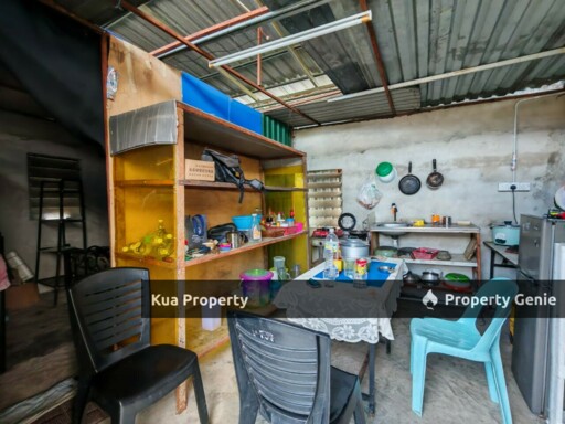 Facing Main Road Land For Rent! 📍Located at 15th Mile