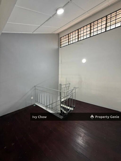 Taman Molek Single Storey Near Shop