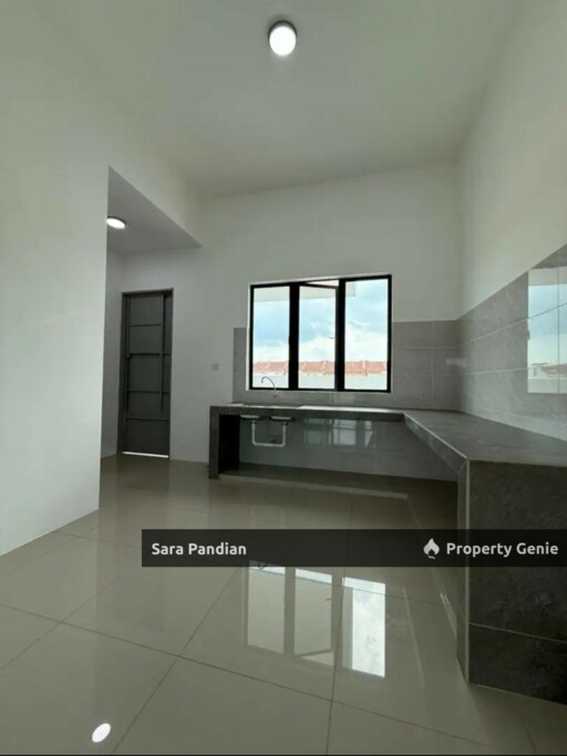 Freehold Large Botani Double Storey House at Lapangan Perdana