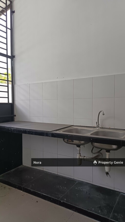 Laman Delfina, Nilai Impian. Corner Lot for Sale