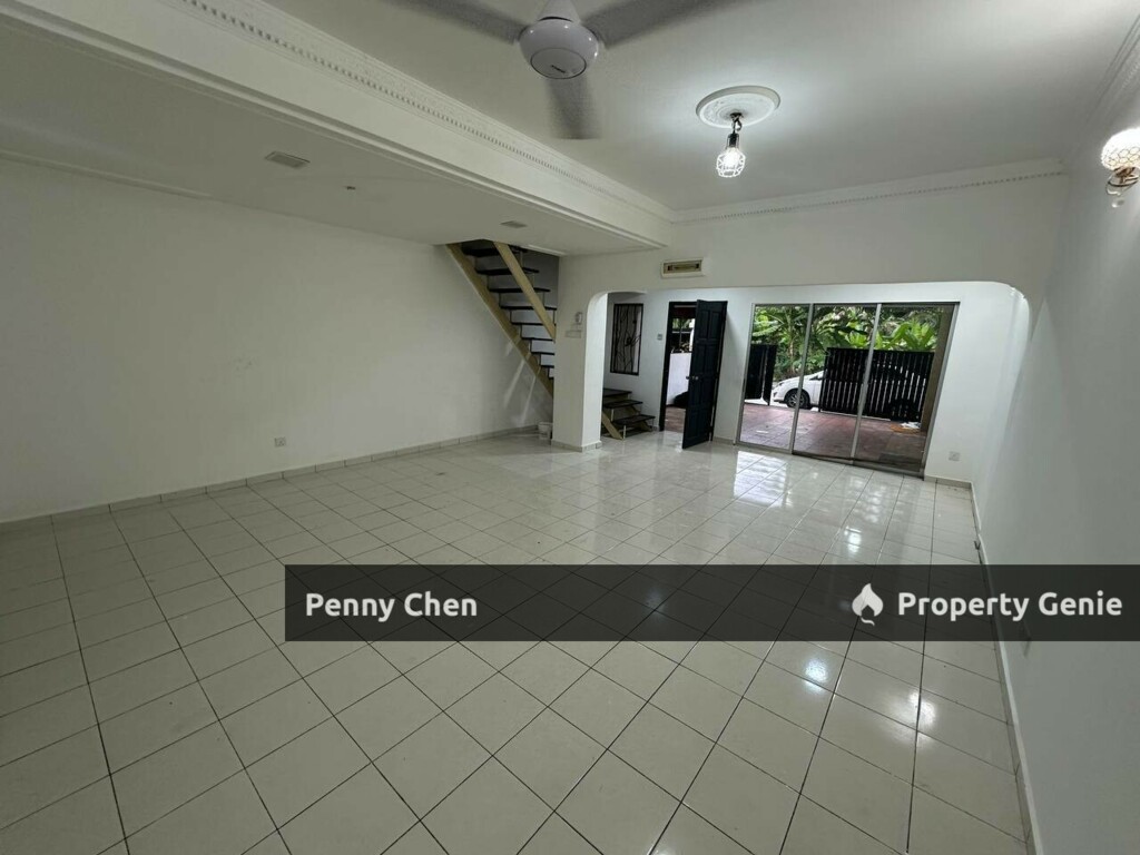 For Sale Taman Pakatan Jaya Double Storey Terrace House, Facing to Empty Land and Facing North, Nearby to Sunway Lost World