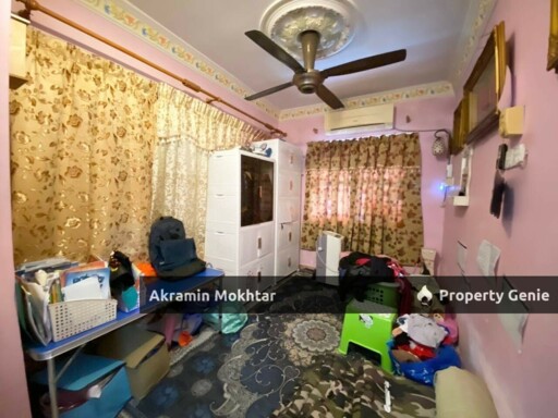 Fully Renovated | Double Storey Semi- D  Jalan Siakap Seksyen 17 Shah Alam .