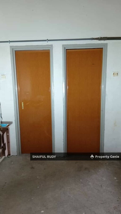 For Sales - 1st Floor Shop