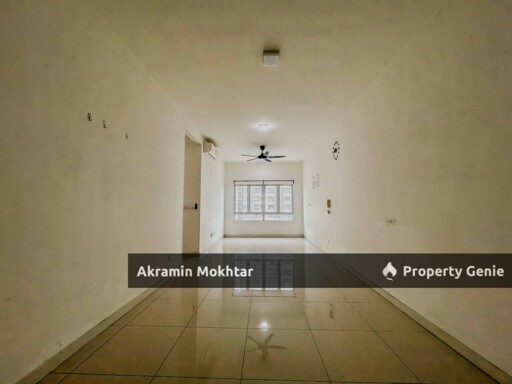 Freehold, End Unit & 2 Covered Parking | Savanna Executive Suites Southville City, Bangi.