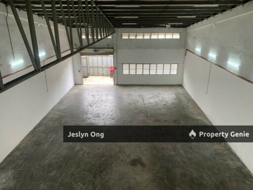 1.5 Storey Terrace Factory at Desa Cemerlang for Rent