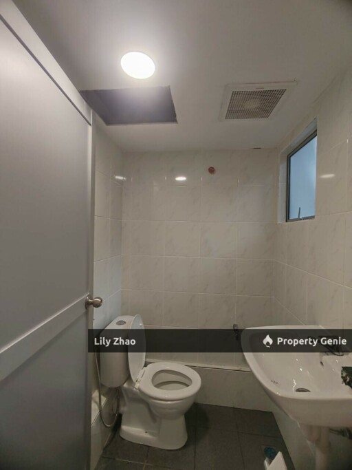 Office Room for Rent, 400 sqft, Private Toilet, Newly Renovated, Prime Area, 2nd Floor Grand Plaza Putatan 5 Town, Kota Kinabalu