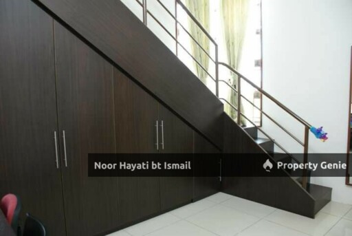 For Sale: SEREMBAN Sikamat, 𝗙𝗨𝗟𝗟𝗬 𝗙𝗨𝗥𝗡𝗜𝗦𝗛𝗘𝗗  Renovated 1.5 Semi D Taman Villa Suria Warisan Puteri Sikamat Seremban RM650k