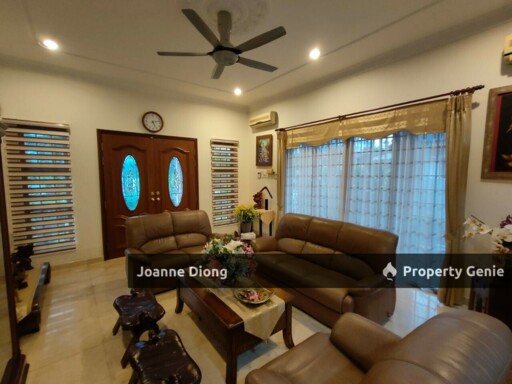 SS 1 Kampung Tunku Bungalow