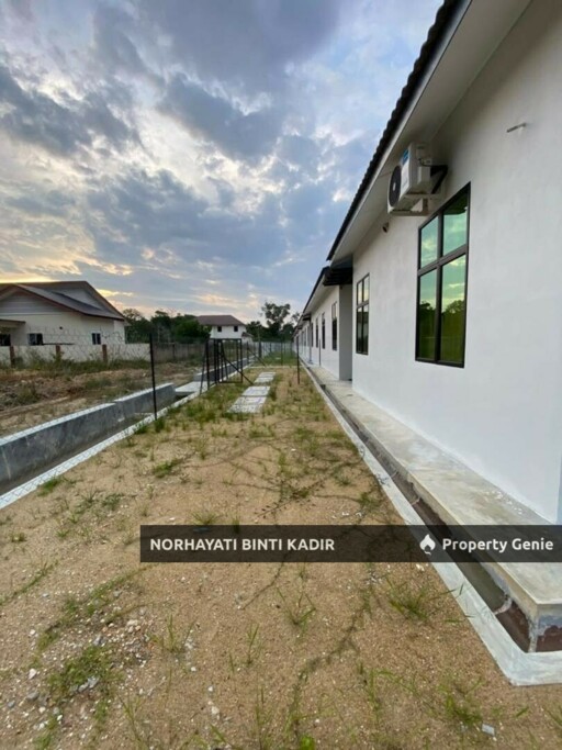 TERES SETINGKAT UNTUK DIJUAL DI TAMAN PANDAN 1, KUANTAN