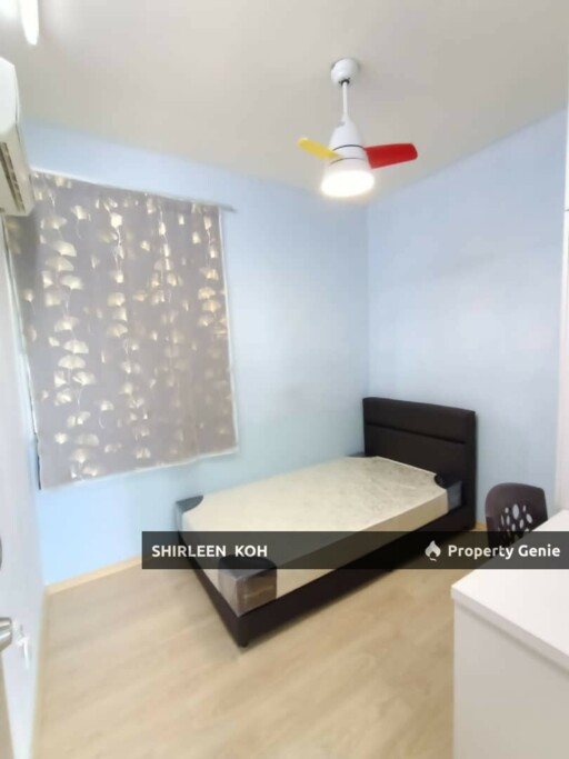 Larkin heights Female room for rent
