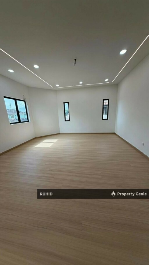 Non-Bumi Freehold Semi-D House at Taman Skudai Baru