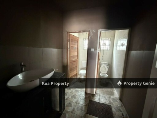 For Rent! Ground Floor Corner Shoplot at Metrocity, Matang