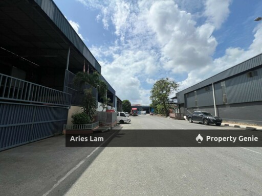 Semi-D Factory / Kawasan Perindustrian Kota Puteri / Megah Ria / Masai