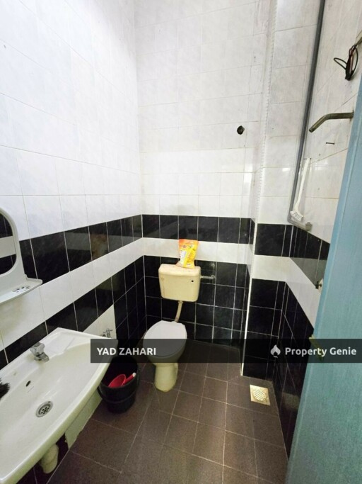 Seksyen 25, Shah Alam | 2-Storey Terrace 4 Bedrooms | RM460K - Freehold, Below Market & Extra Land 6Ft