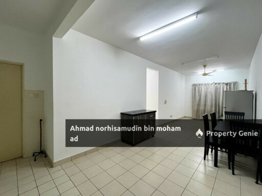 Partially Furnished Akasia Apartment at Setia Alam for RENT