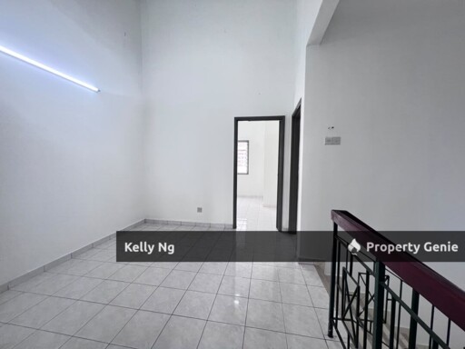 Double Sty Good Condition House At Bandar Puteri Klang Sale