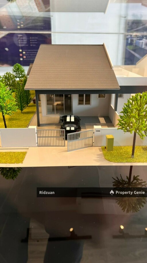 lyra kulai, Single Storey Terrace House with Club House Facility