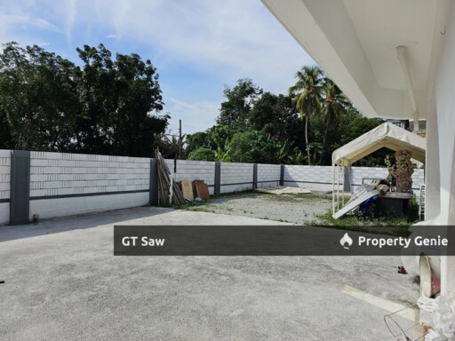 3 Storey Taman Intan Kajang Partially Furnished Bungalow For Rent
