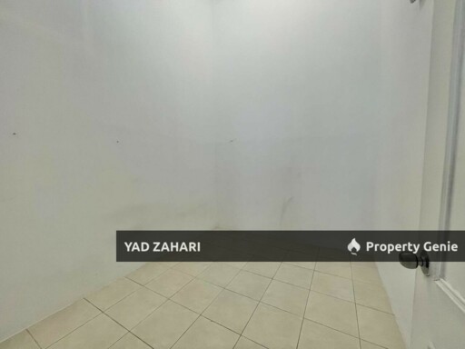 Seksyen 29, Kg Lombong Shah Alam | Single Storey Semi-D 4 Bedrooms | RM480K - Good Condition with Loft and Semi Furnished