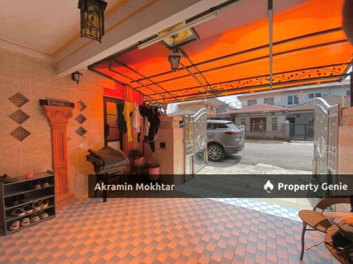 Fully Renovated | Double Storey Semi- D  Jalan Siakap Seksyen 17 Shah Alam .