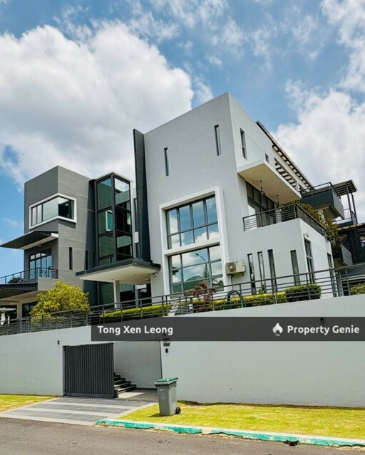 3.5 Storey Luxury Bungalow For Sale @ Ozana Villa