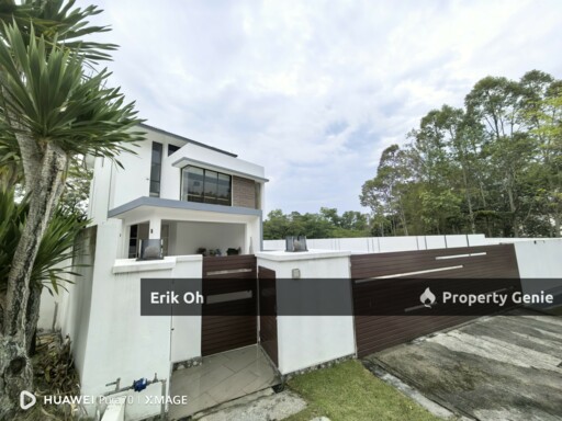 Luxury 3-Storey Corner Bungalow with Pool @ Twin Palm Sungai Long- For Sale