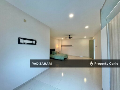 Taman Tasik Prima, Puchong | Townhouse 5 Bedrooms | RM890K - Fully Furnished, Roof Deck Facing Lake View & Spacious Built Up
