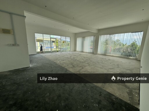 1st Floor Shop Offices, Glass Wall & door, Suria Inanam