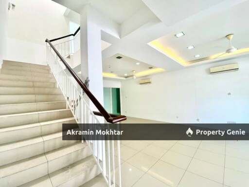FREEHOLD & RENOVATED | Double Storey Terrace@Nadayu 92, Kajang