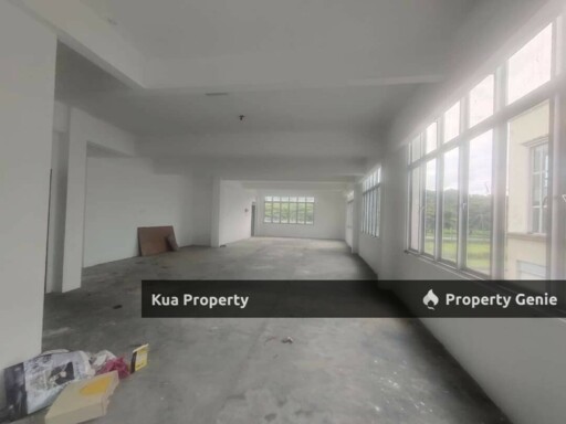 Triple Storey Corner Industrial Lot/Shoplot For Rent at PCC Demak Laut