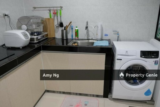 Freehold Condo For Sale Good Condition