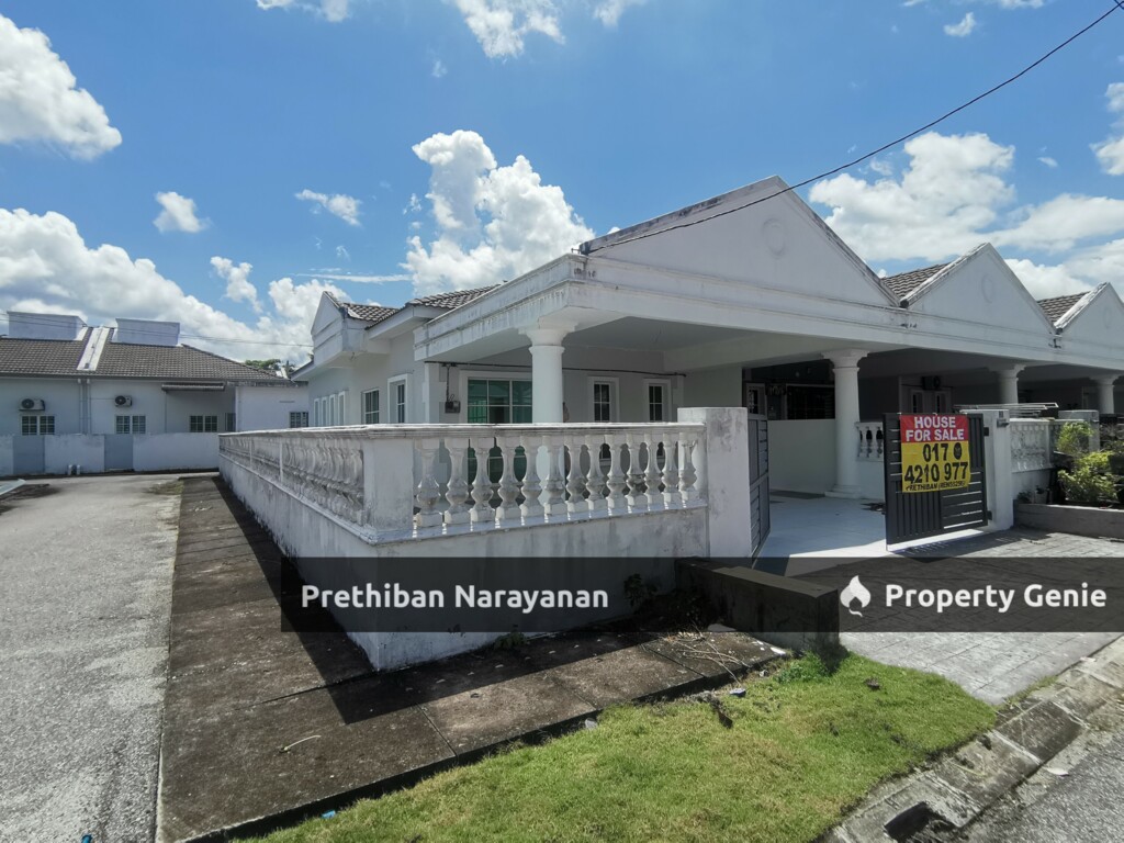 {Hutan Melintang} Corner Lot Terrace House For Sale Near SM Sains Teluk Intan