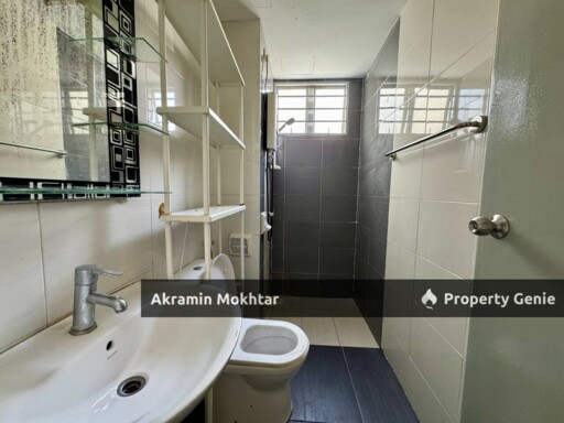 APARTMENT MUTIARA ANGGERIK Seksyen 15,SHAH ALAM.
