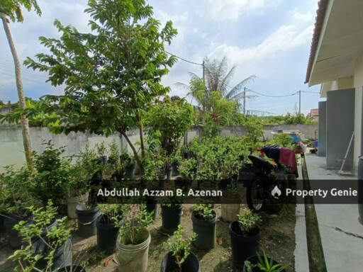 CORNER LOT Taman Halaman Indah Jawi