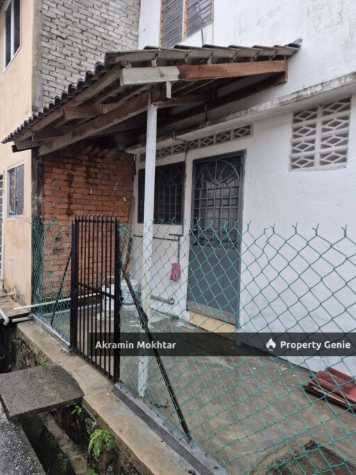 Freehold & Renovated | Double Storey Terrace Bandar Springhills, Lukut-Port Dickson