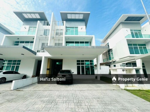 Three Storey Semi D Clover Garden Residence Cyberjaya