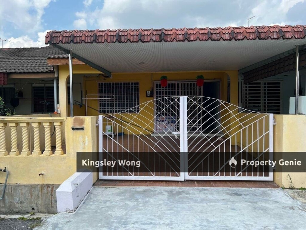 Pengkalan Barat ( Station 18 ) Single Storey Terrace House Fully extended Move In Condition